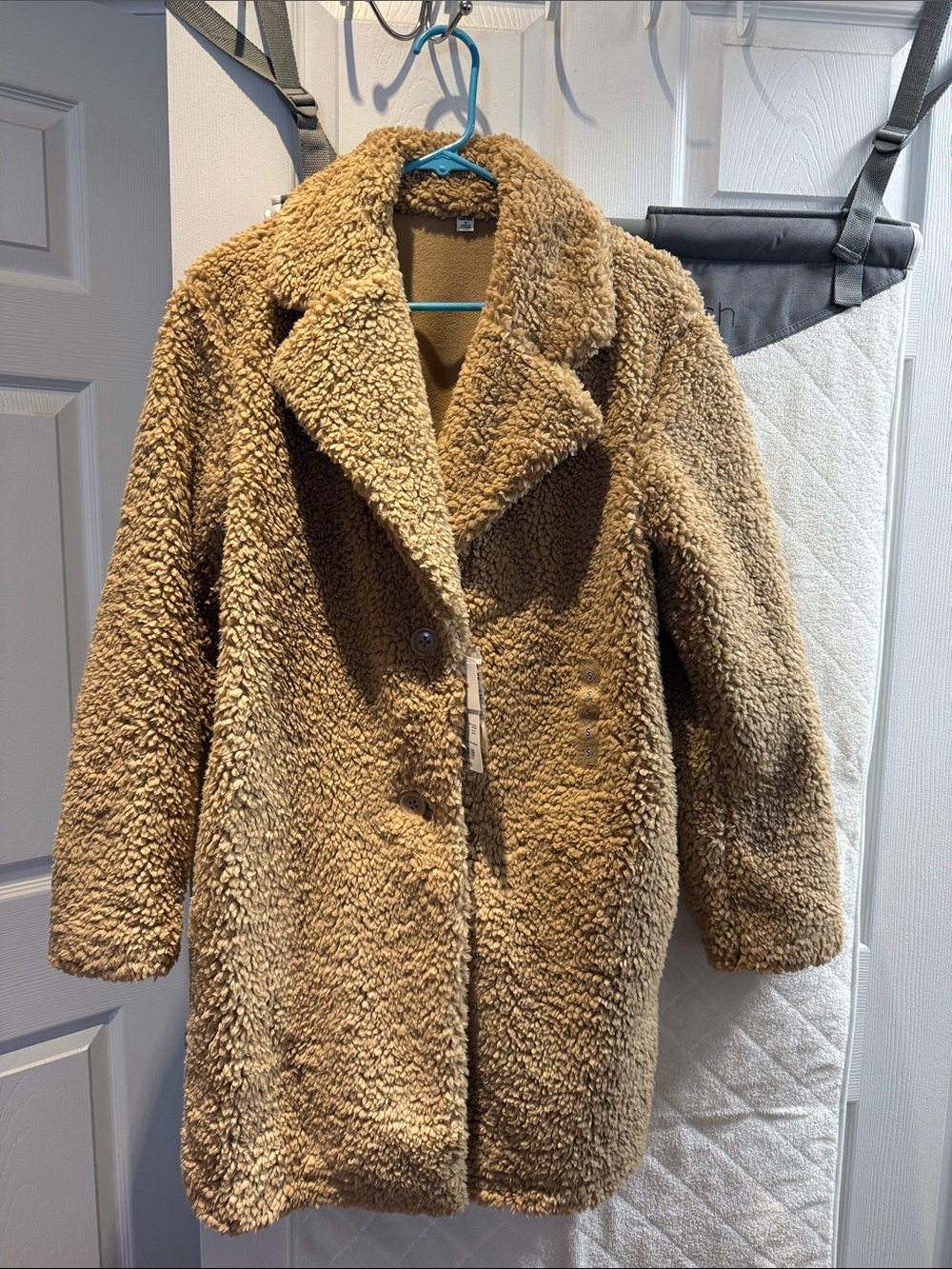 Uniqlo Cozy Teddy Faux-Shearling Coat in Camel